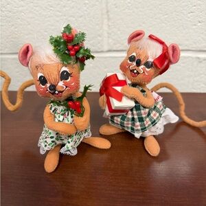 Vintage 7" Annalee Mobilitee Dolls Set of 2